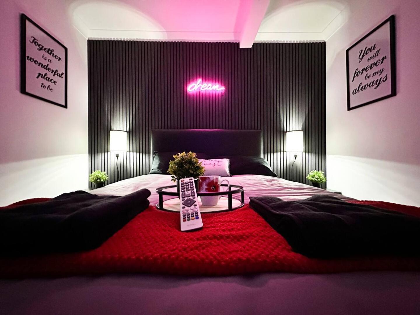Boutique Backyard Bungalow - Brimsdown Enfield Zewnętrze zdjęcie