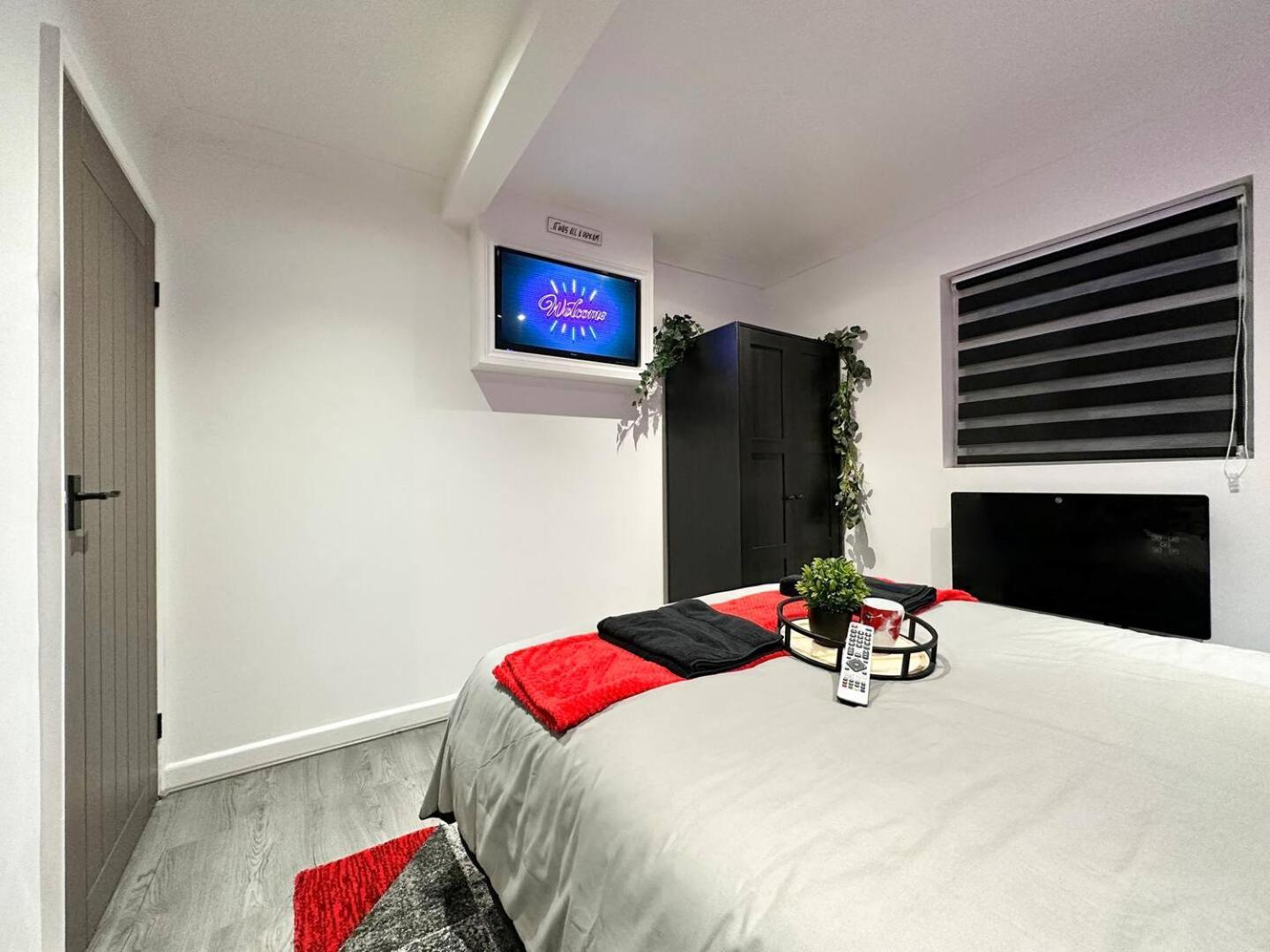 Boutique Backyard Bungalow - Brimsdown Enfield Zewnętrze zdjęcie