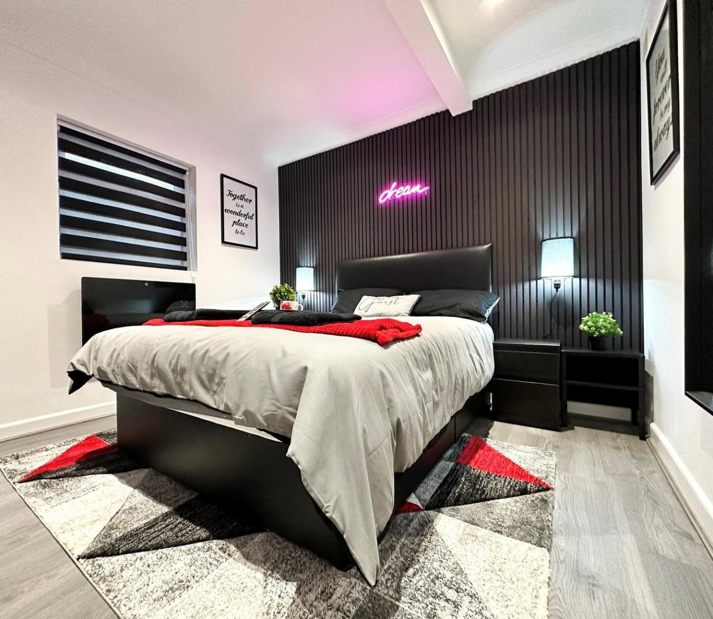 Boutique Backyard Bungalow - Brimsdown Enfield Zewnętrze zdjęcie